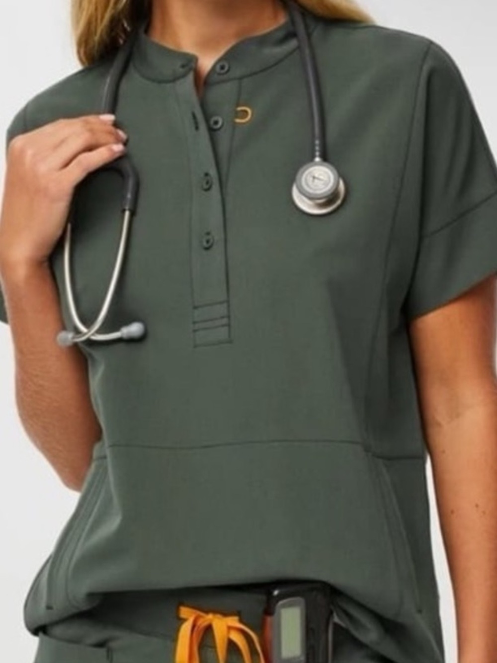 Figs Women’s Scrub Top in Moss